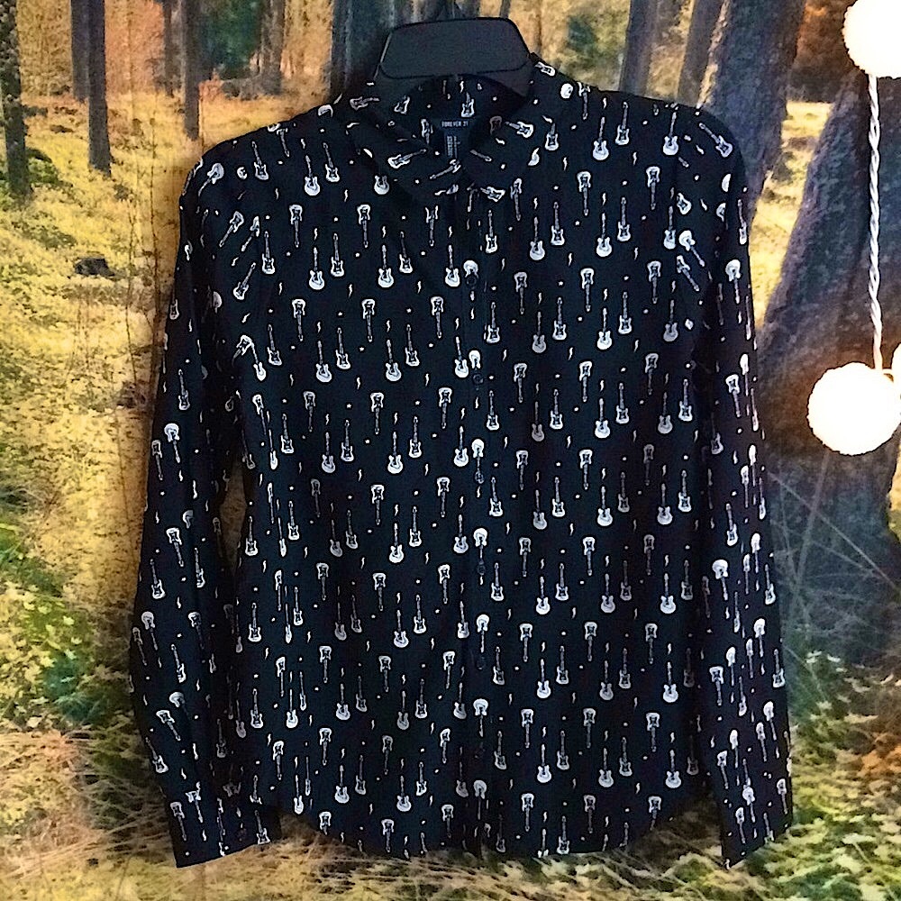 NWOT Forever 21 button down blouse xs